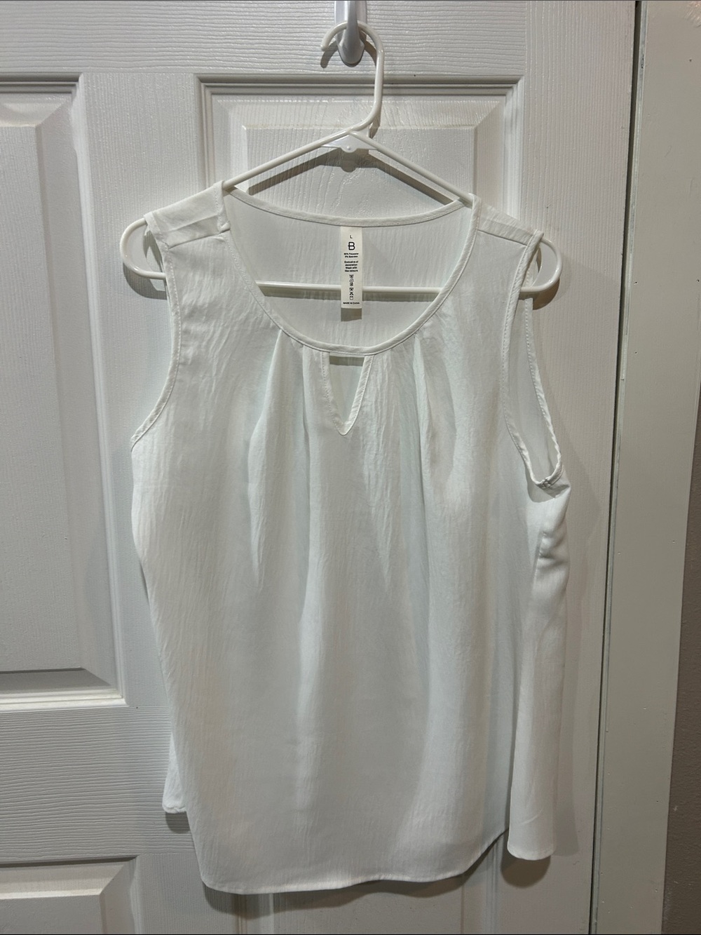 Women's White Sleeveless V-Notch Camisole